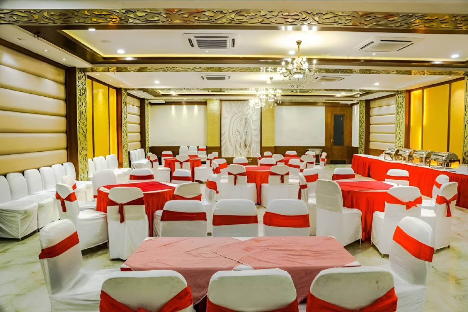 Elegant Banquet Setup