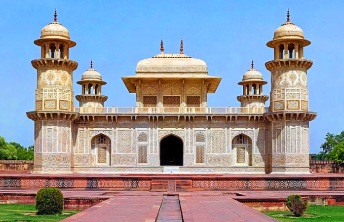 hotels near taj mahal