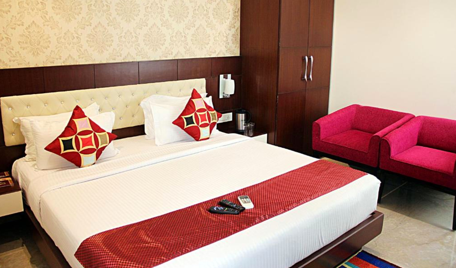 deluxe room near taj mahal agra